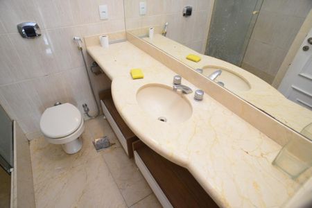 Apartamento para alugar com 252m², 3 quartos e 2 vagasBanheiro Suíte