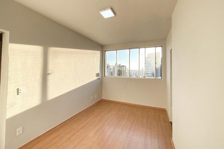 Sala de apartamento para alugar com 1 quarto, 40m² em Santo Agostinho, Belo Horizonte