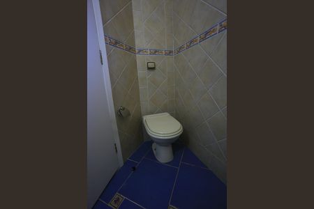 Casa à venda com 336m², 4 quartos e 4 vagasBanheiro da Suíte 1