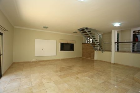 Casa à venda com 336m², 4 quartos e 4 vagasSala 1