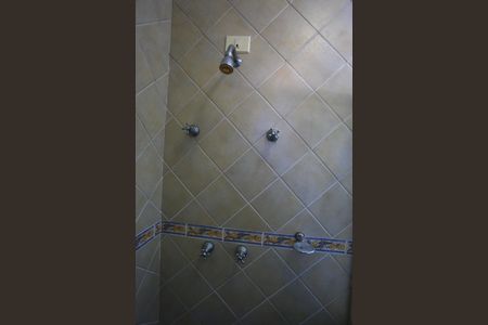 Casa à venda com 336m², 4 quartos e 4 vagasBanheiro da Suíte 1