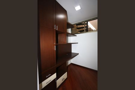 Casa à venda com 336m², 4 quartos e 4 vagasEscritório