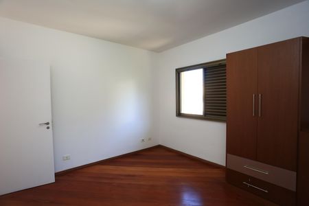 Casa à venda com 336m², 4 quartos e 4 vagasSuíte 1