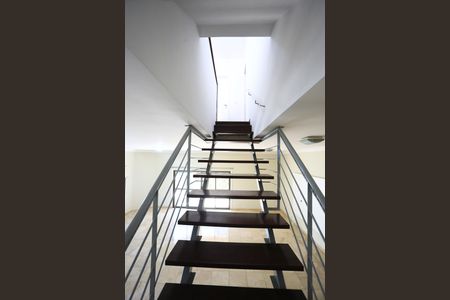 Casa à venda com 336m², 4 quartos e 4 vagasEscada