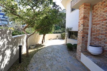 Casa à venda com 336m², 4 quartos e 4 vagasQuintal