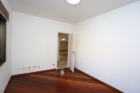 Casa à venda com 336m², 4 quartos e 4 vagasSala 2