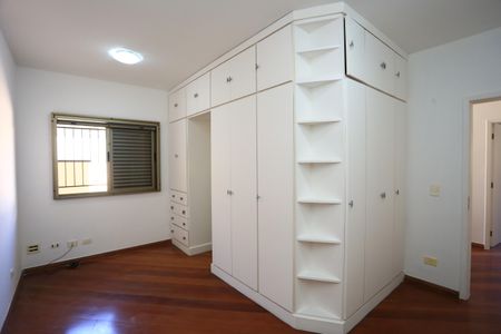 Casa à venda com 336m², 4 quartos e 4 vagasSuíte 3