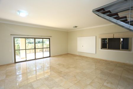 Casa à venda com 336m², 4 quartos e 4 vagasSala 1