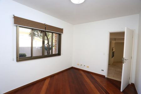 Casa à venda com 336m², 4 quartos e 4 vagasSala 2