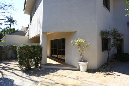 Casa à venda com 336m², 4 quartos e 4 vagasQuintal