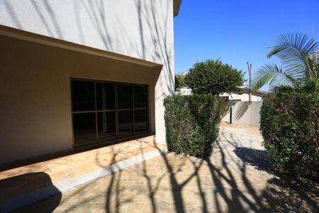 Casa à venda com 336m², 4 quartos e 4 vagasQuintal