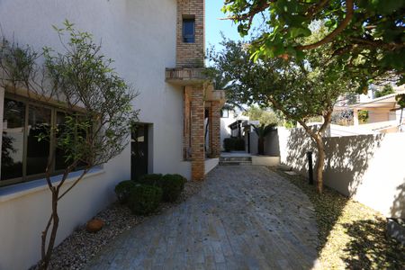 Casa à venda com 336m², 4 quartos e 4 vagasQuintal