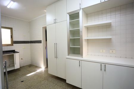 Casa à venda com 336m², 4 quartos e 4 vagasCozinha