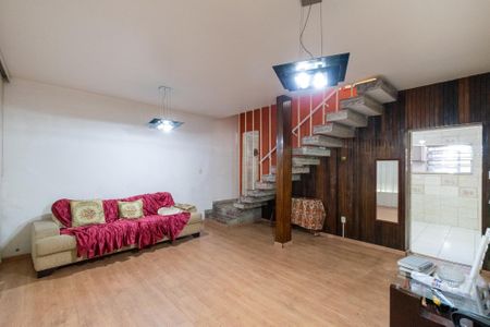 Casa para alugar com 200m², 3 quartos e 2 vagas Casa para alugar com 200m², 3 quartos e 2 vagasSala