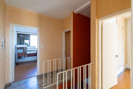 Casa para alugar com 200m², 3 quartos e 2 vagas Casa para alugar com 200m², 3 quartos e 2 vagasCorredor