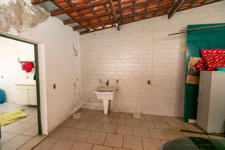 LAVANDERIA de casa para alugar com 5 quartos, 400m² em Vila Iza, Campinas