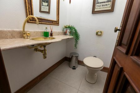 LAVABO de casa para alugar com 5 quartos, 400m² em Vila Iza, Campinas