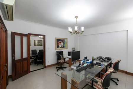 ESCRITÓRIOS de casa para alugar com 5 quartos, 400m² em Vila Iza, Campinas