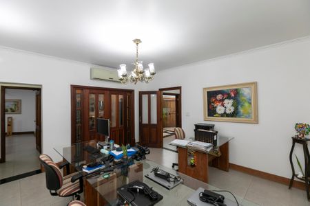 ESCRITÓRIOS de casa para alugar com 5 quartos, 400m² em Vila Iza, Campinas
