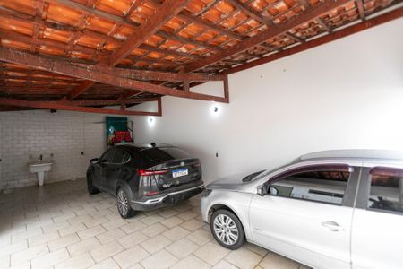 GARAGEM de casa para alugar com 5 quartos, 400m² em Vila Iza, Campinas