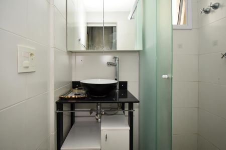 Apartamento à venda com 45m², 1 quarto e 1 vaga Apartamento à venda com 45m², 1 quarto e 1 vagaBanheiro social