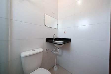 Casa de condomínio à venda com 83m², 2 quartos e 2 vagasBanheiro da Suíte 1