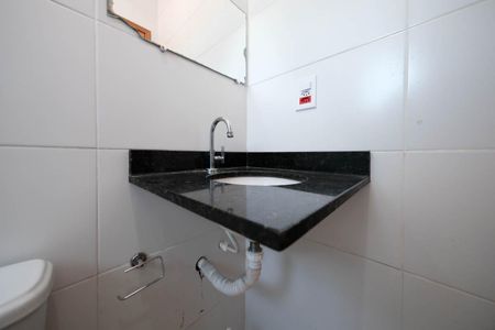 Casa de condomínio à venda com 83m², 2 quartos e 2 vagasBanheiro da Suíte 1