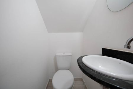 Casa de condomínio à venda com 83m², 2 quartos e 2 vagasLavabo