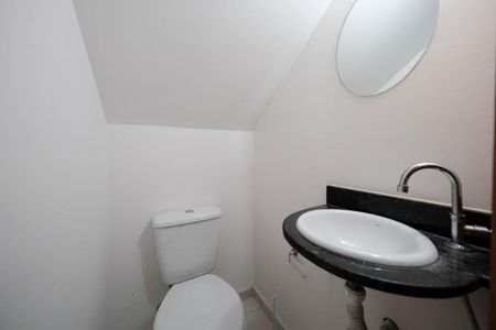 Casa de condomínio à venda com 83m², 2 quartos e 2 vagasLavabo