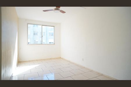 Sala  de apartamento para alugar com 2 quartos, 70m² em Humaitá, Porto Alegre