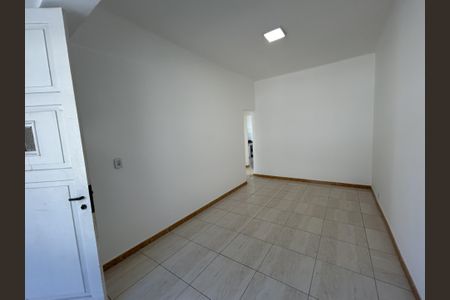 Casa à venda com 51m², 2 quartos e sem vagaSala