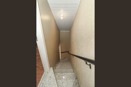 Casa à venda com 150m², 4 quartos e 1 vagaEscada