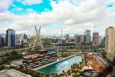 Apartamento à venda com 211m², 4 quartos e 4 vagasVista da Suíte 3