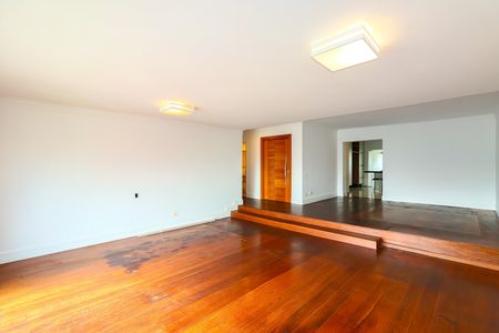 Apartamento à venda com 211m², 4 quartos e 4 vagasSala
