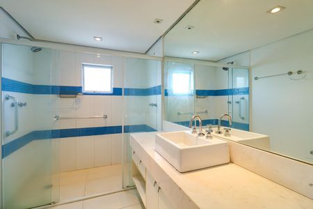 Apartamento à venda com 211m², 4 quartos e 4 vagasBanheiro da Suíte 2