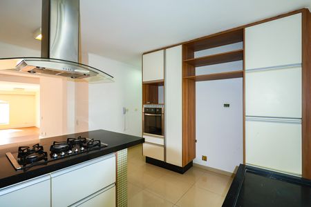 Cozinha de apartamento para alugar com 4 quartos, 211m² em Vila Morumbi, São Paulo