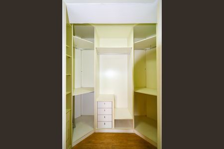 Apartamento à venda com 211m², 4 quartos e 4 vagasSuíte 3