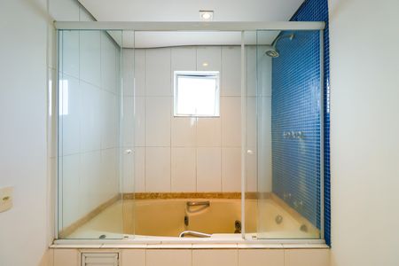 Apartamento à venda com 211m², 4 quartos e 4 vagasBanheiro da Suíte 1