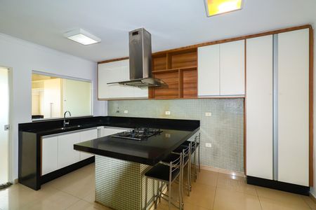 Apartamento à venda com 211m², 4 quartos e 4 vagasCozinha