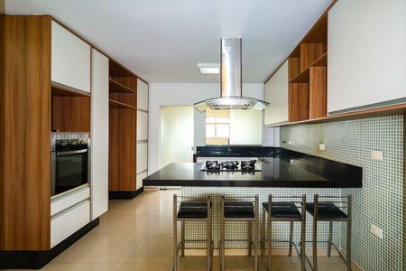 Apartamento à venda com 211m², 4 quartos e 4 vagasCozinha