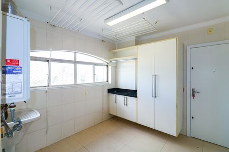 Área de serviço de apartamento para alugar com 4 quartos, 211m² em Vila Morumbi, São Paulo