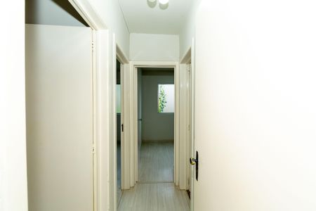 Corredor de apartamento para alugar com 3 quartos, 60m² em Estoril, Belo Horizonte