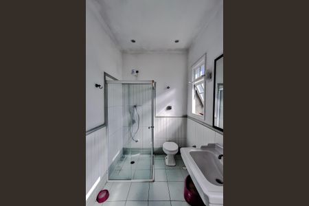 Casa à venda com 134m², 2 quartos e 2 vagasBanheiro social