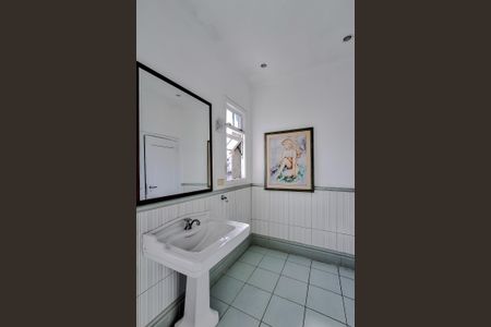 Casa à venda com 134m², 2 quartos e 2 vagasBanheiro social