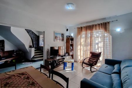 Casa à venda com 134m², 2 quartos e 2 vagasSala