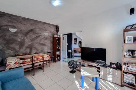 Casa à venda com 134m², 2 quartos e 2 vagasSala