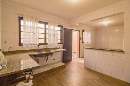 Cozinha de casa para alugar com 3 quartos, 125m² em Jardim Oriental, São Paulo