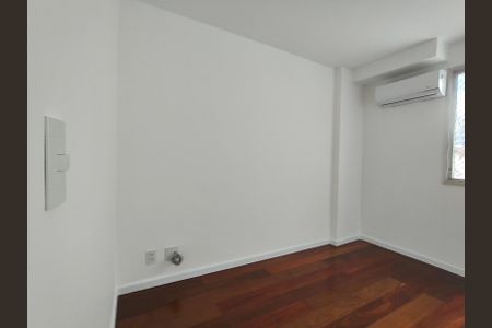 Apartamento à venda com 85m², 2 quartos e 1 vaga Apartamento à venda com 85m², 2 quartos e 1 vagaQuarto