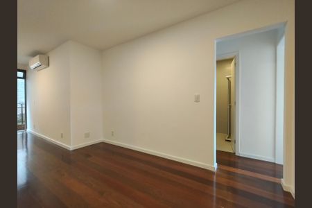 Apartamento à venda com 85m², 2 quartos e 1 vaga Apartamento à venda com 85m², 2 quartos e 1 vagaSala