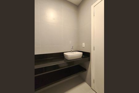 Apartamento à venda com 85m², 2 quartos e 1 vaga Apartamento à venda com 85m², 2 quartos e 1 vagaBanheiro da Suíte
